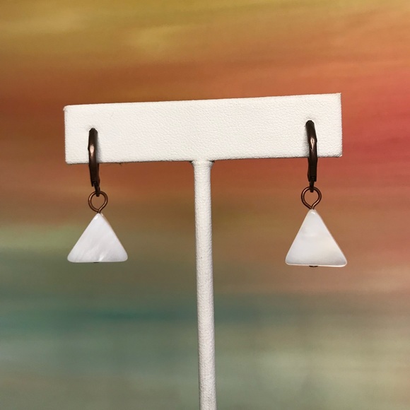 Mother of Pearls Earrings - Picture 4 of 5